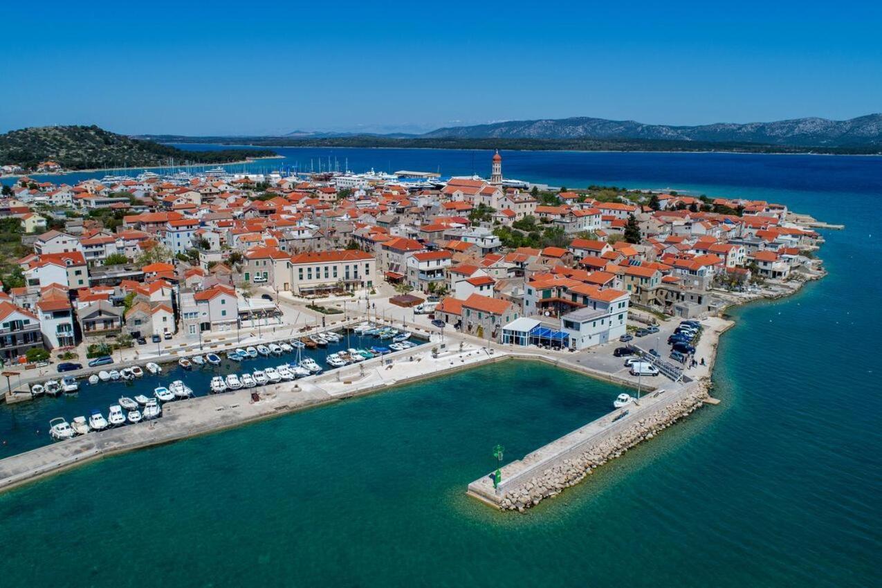 Muzo Betina (Sibenik-Knin)