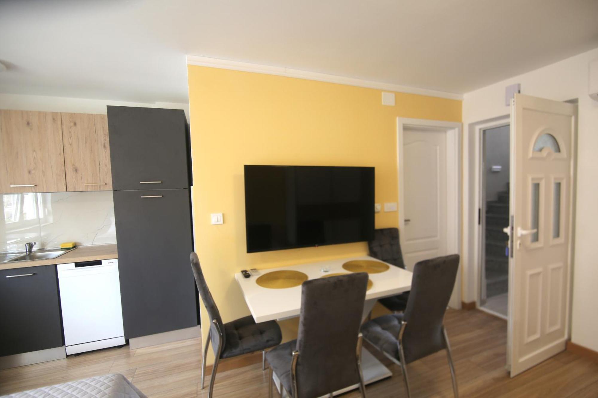 Muzo Apartment