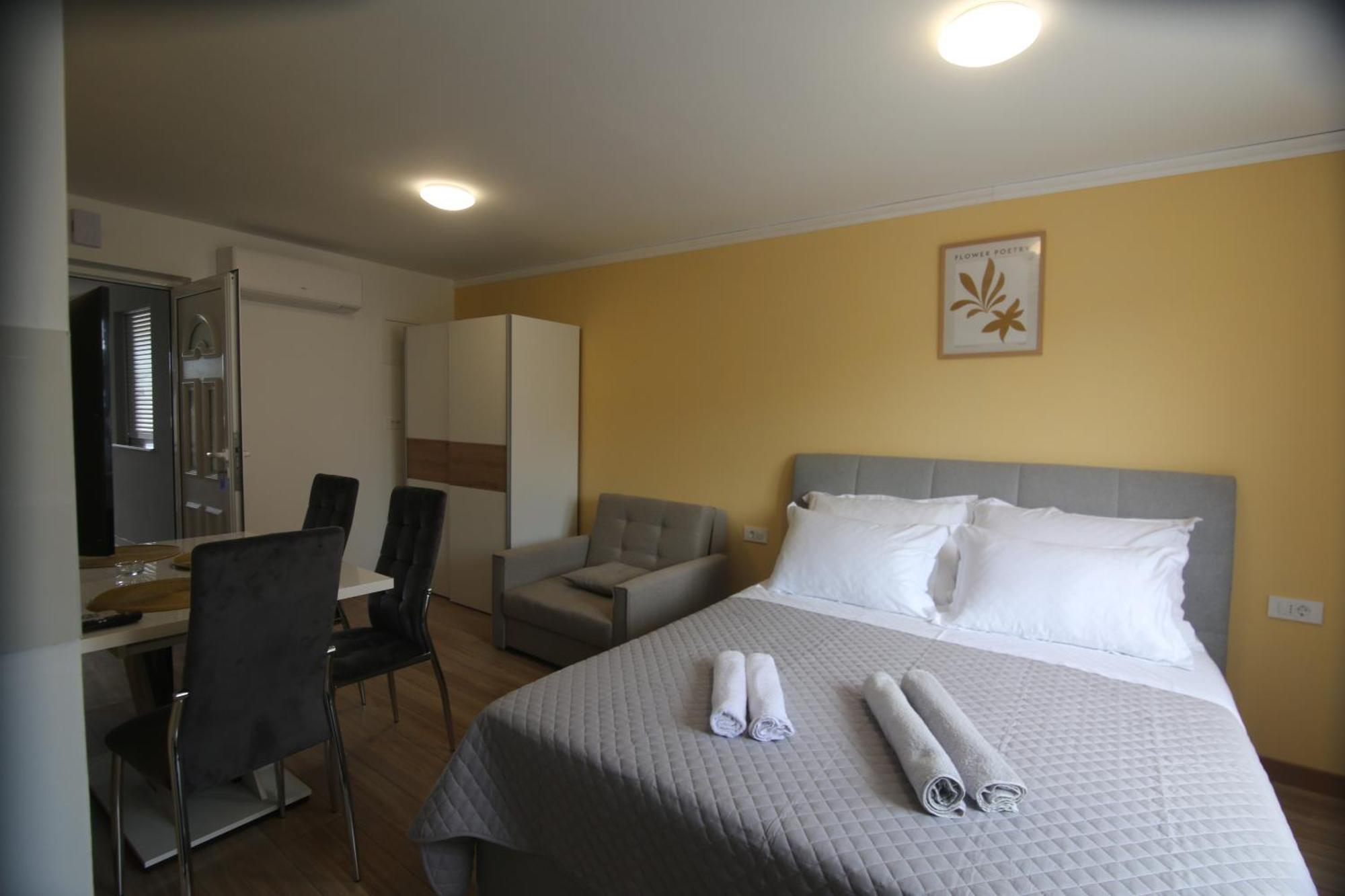 Muzo Apartment *